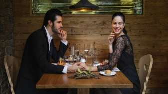 Restaurante con comensales